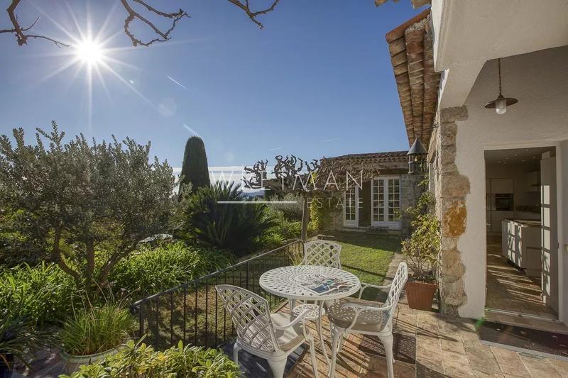 Immeuble mixte - 826 m²