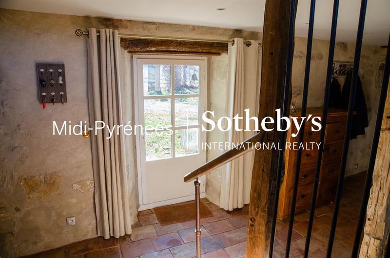 Maison - 397 m² - 9 pièces