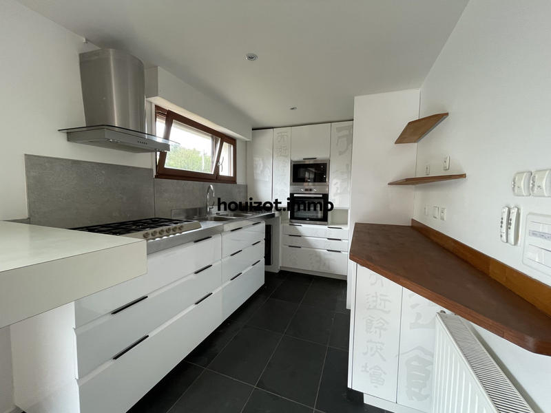 Appartement - 80 m² - 4 pièces