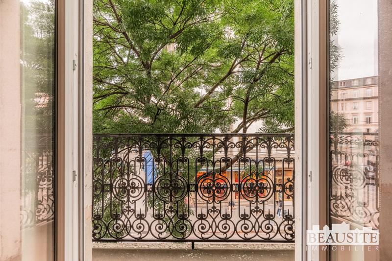 Bureau - 78 m² - 2 pièces