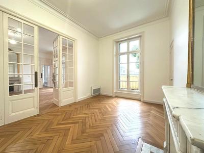 Appartement - 117 m² - 4 pièces