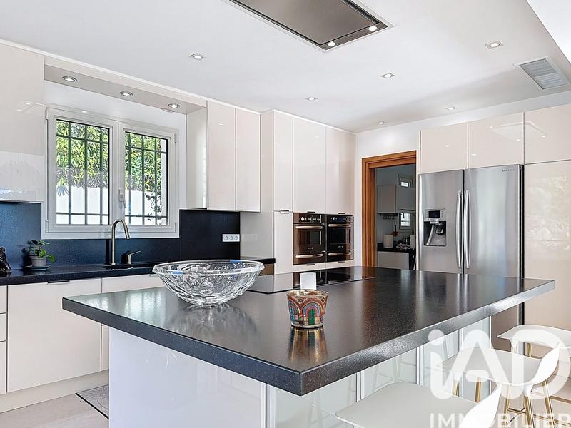 Maison - 295 m² - 7 pièces