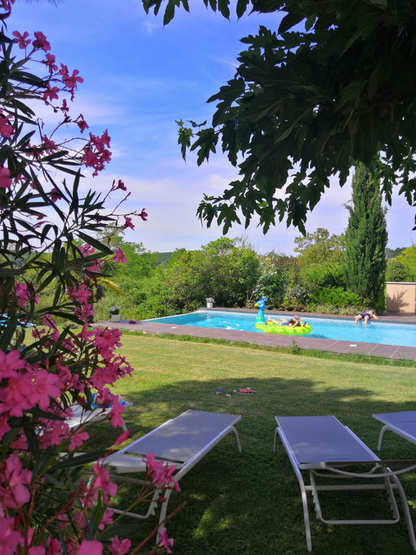 Maison - 230 m² - 8 pièces