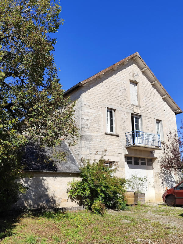 Maison - 150 m² - 9 pièces
