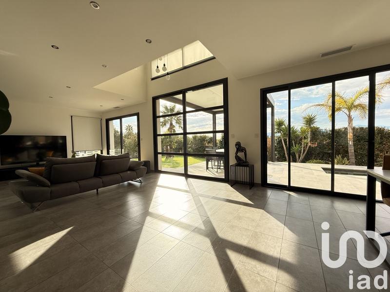 Maison - 219 m² - 5 pièces