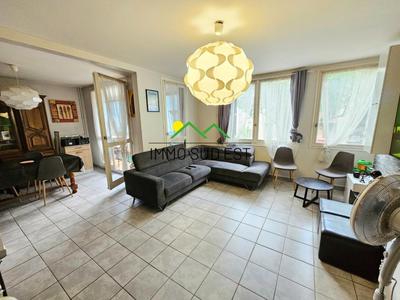 Appartement - 97 m² - 5 pièces