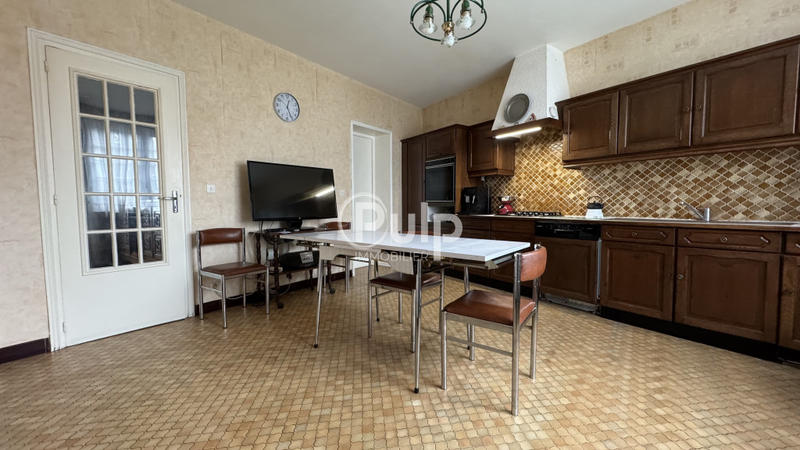 Maison - 210 m² - 7 pièces