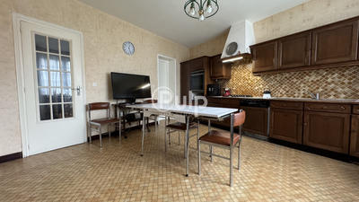 Maison - 210 m² - 7 pièces