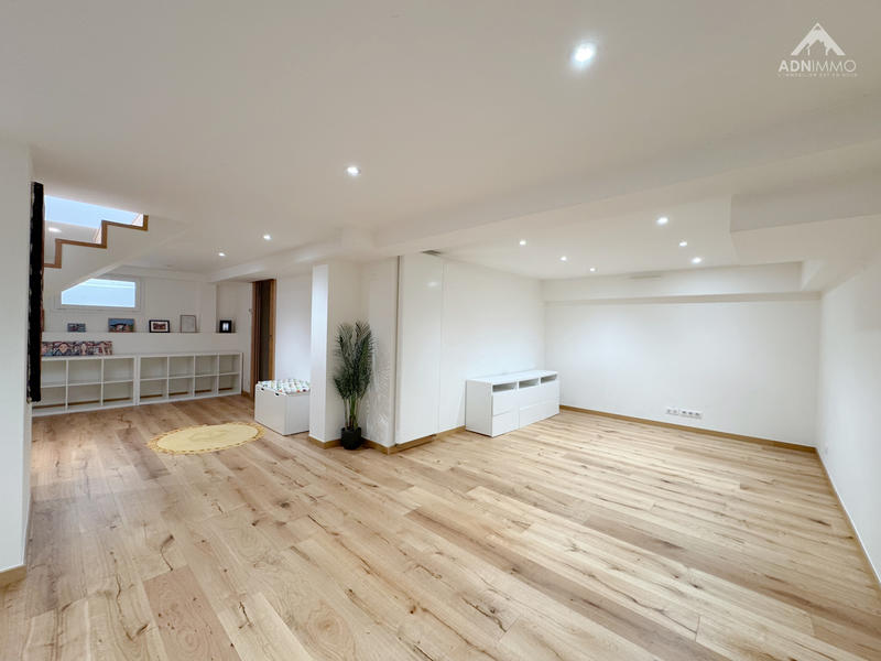 Maison - 183 m² - 6 pièces