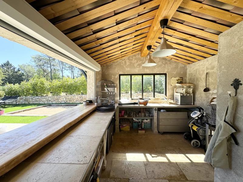 Propriété - 270 m² - 10 pièces