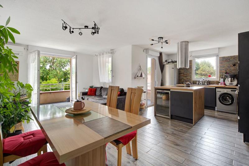 Appartement - 80 m² - 4 pièces