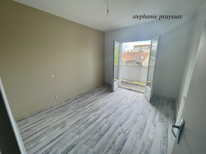 Maison jumelée - 111 m² - 5 pièces