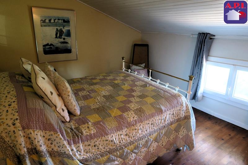 Maison - 230 m² - 9 pièces