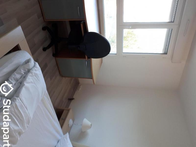 Chambre - 12 m² - 1 pièce