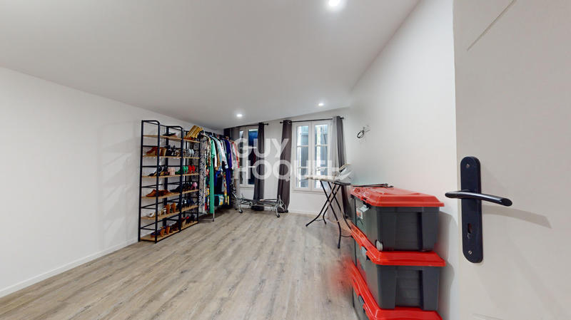 Appartement - 245 m² - 13 pièces