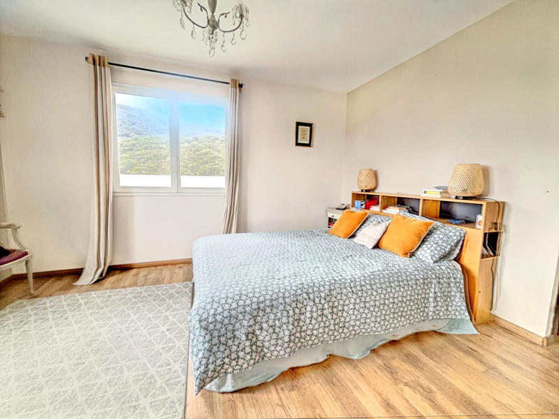 Maison - 310 m² - 8 pièces