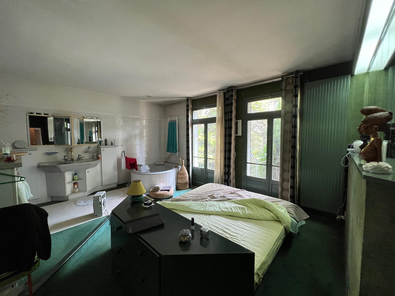 Maison - 300 m² - 9 pièces