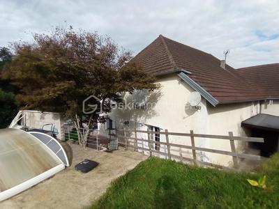 Maison - 230 m² - 6 pièces