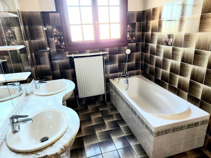 Maison - 150 m² - 7 pièces