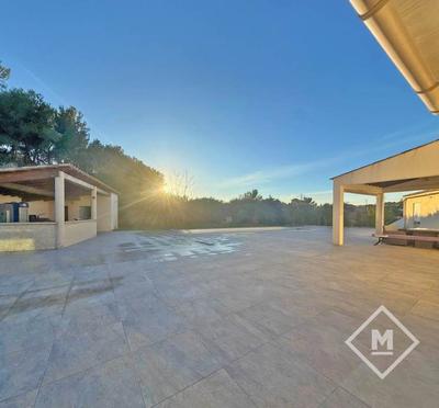 Maison d'architecte - 250 m² - 7 pièces