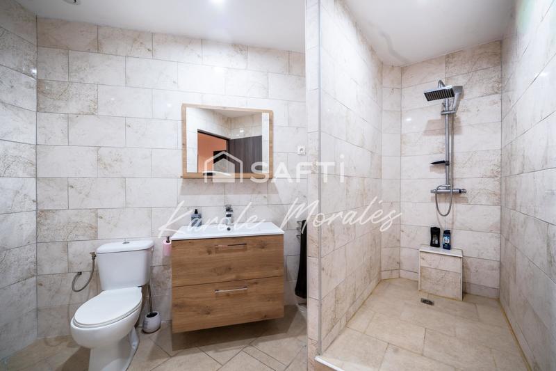 Maison - 300 m² - 8 pièces