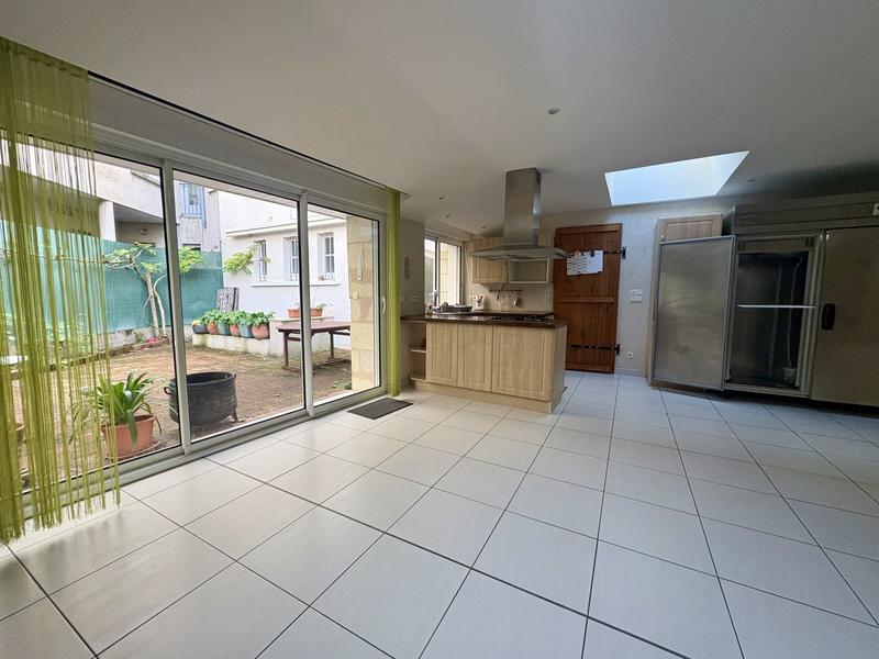 Maison traditionnelle - 150 m² - 6 pièces