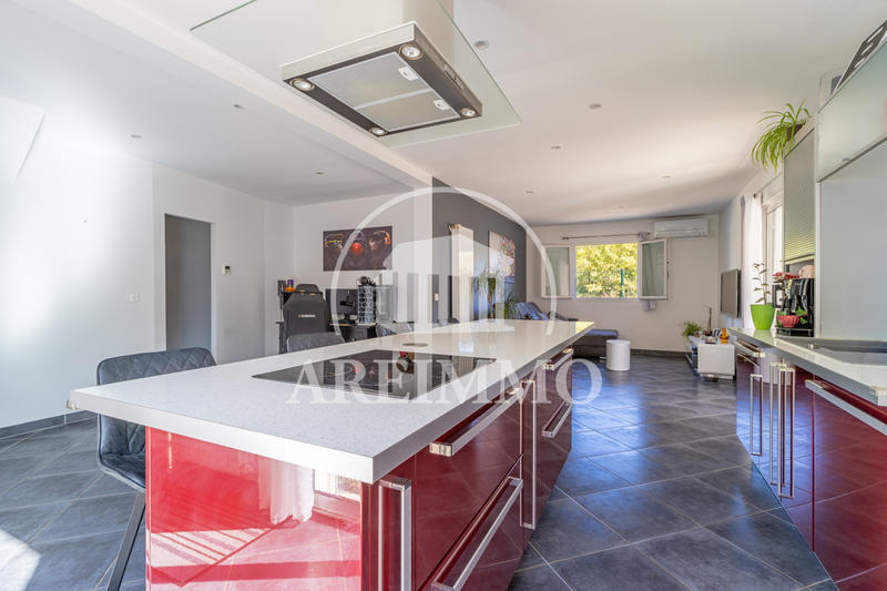 Maison - 117 m² - 6 pièces