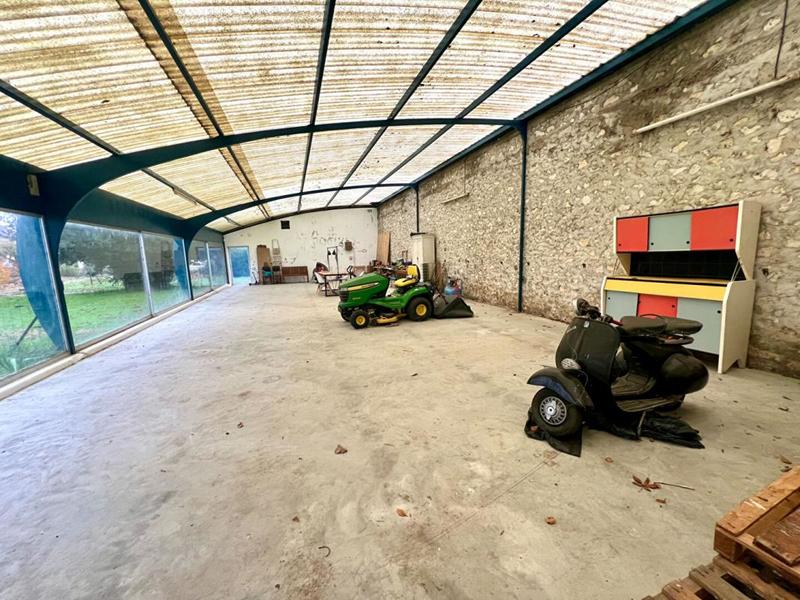 Demeure - 274 m² - 11 pièces