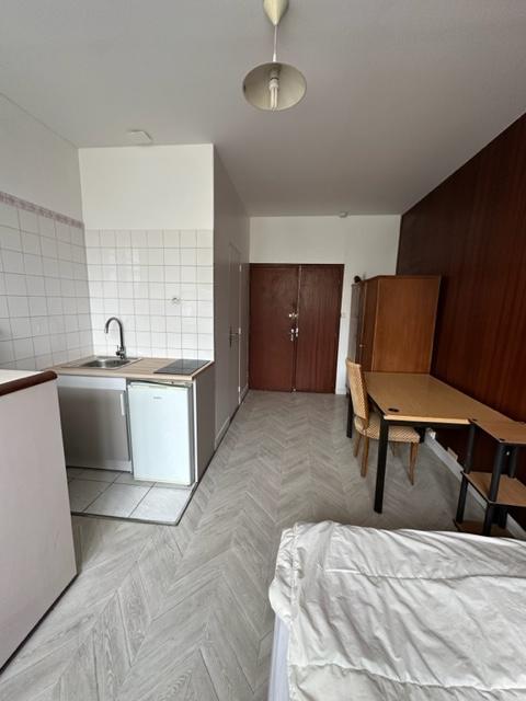 Studio - 16 m² - 1 pièce