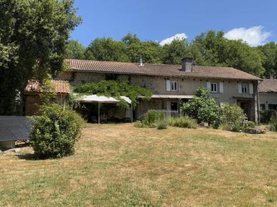 Maison - 231 m² - 6 pièces