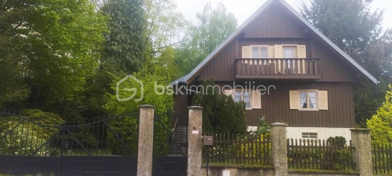 Maison - 210 m² - 6 pièces