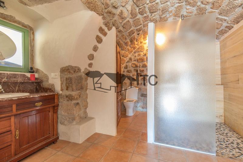 Maison - 286 m² - 9 pièces