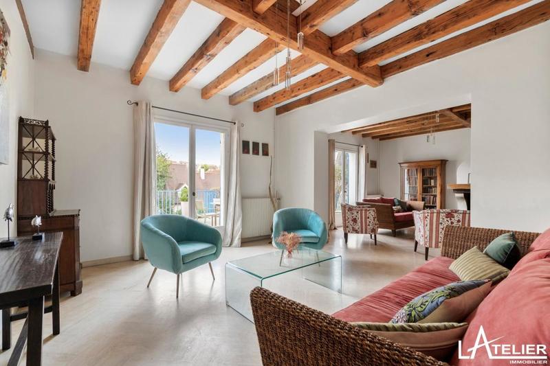 Maison - 203 m² - 8 pièces