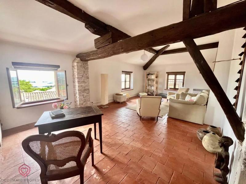Maison de village - 237 m² - 9 pièces