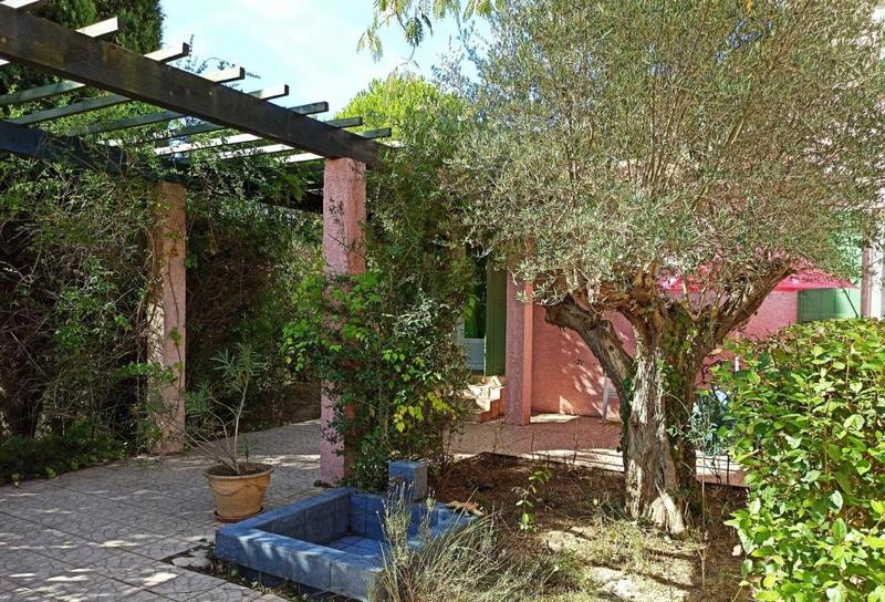 Propriété - 212 m² - 14 pièces