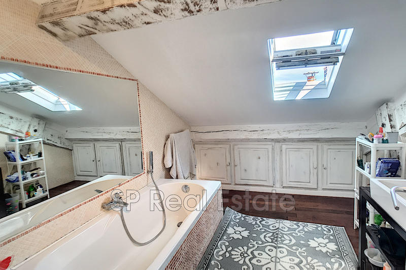 Appartement - 172 m² - 4 pièces