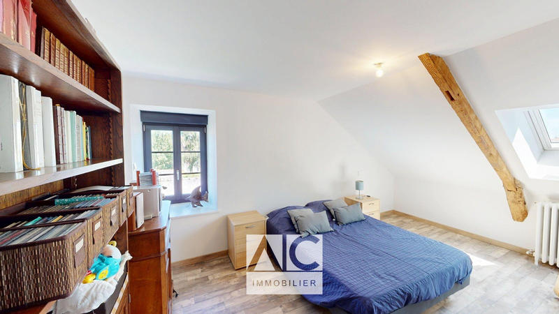 Maison - 225 m² - 11 pièces