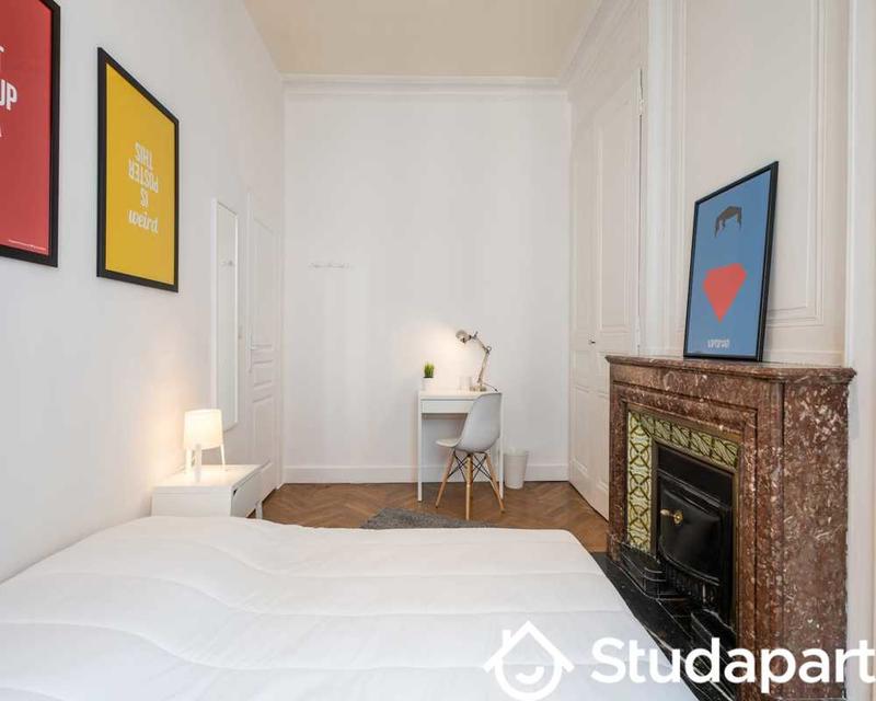 Chambre - 90 m² - 1 pièce