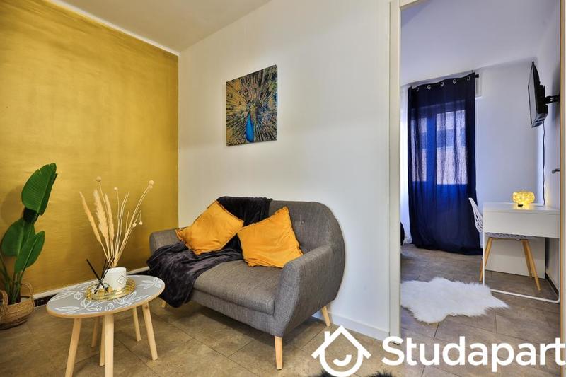 Chambre - 11 m² - 1 pièce