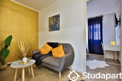 Chambre - 11 m² - 1 pièce