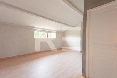 Propriété - 318 m² - 6 pièces