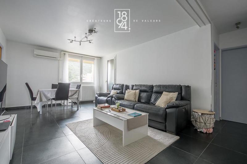 Appartement - 84 m² - 4 pièces