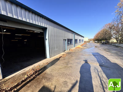 Local commercial - 900 m² - 3 pièces