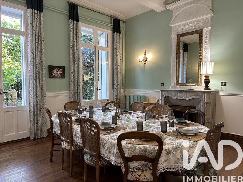 Maison - 483 m² - 12 pièces