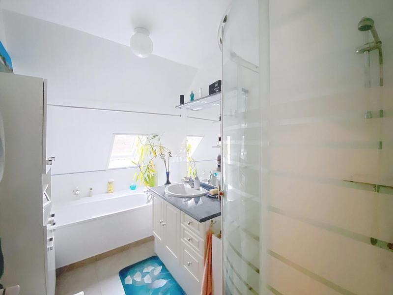 Maison - 93 m² - 6 pièces