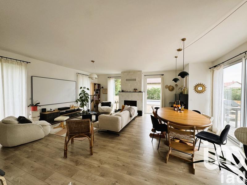 Maison - 190 m² - 6 pièces