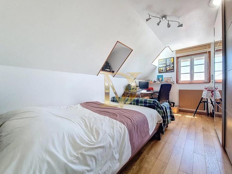 Propriété - 227 m² - 10 pièces