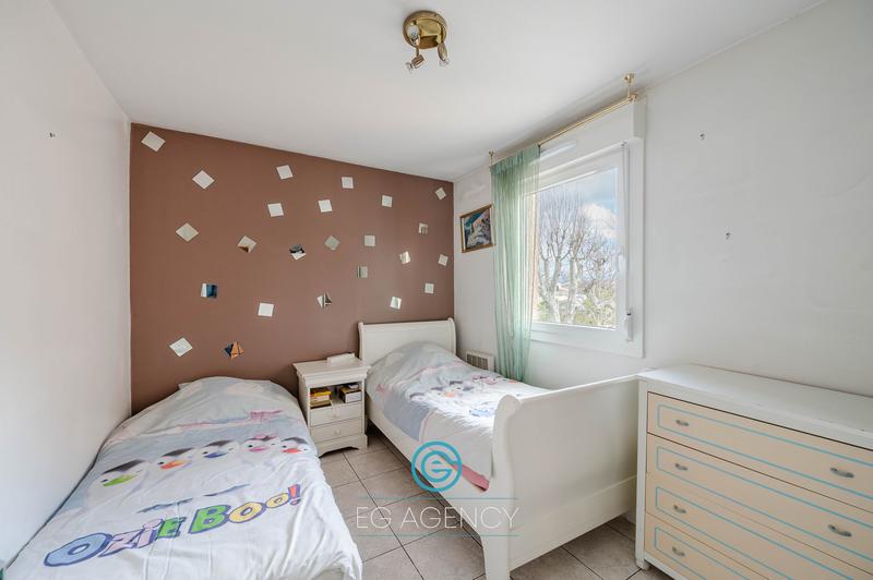 Appartement - 100 m² - 5 pièces