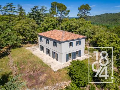 Maison - 227 m² - 5 pièces