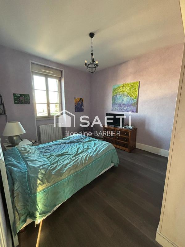 Maison - 220 m² - 9 pièces